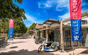 Kiosque Fix&Move place Bellecour : réparation et location de vélo à Lyon